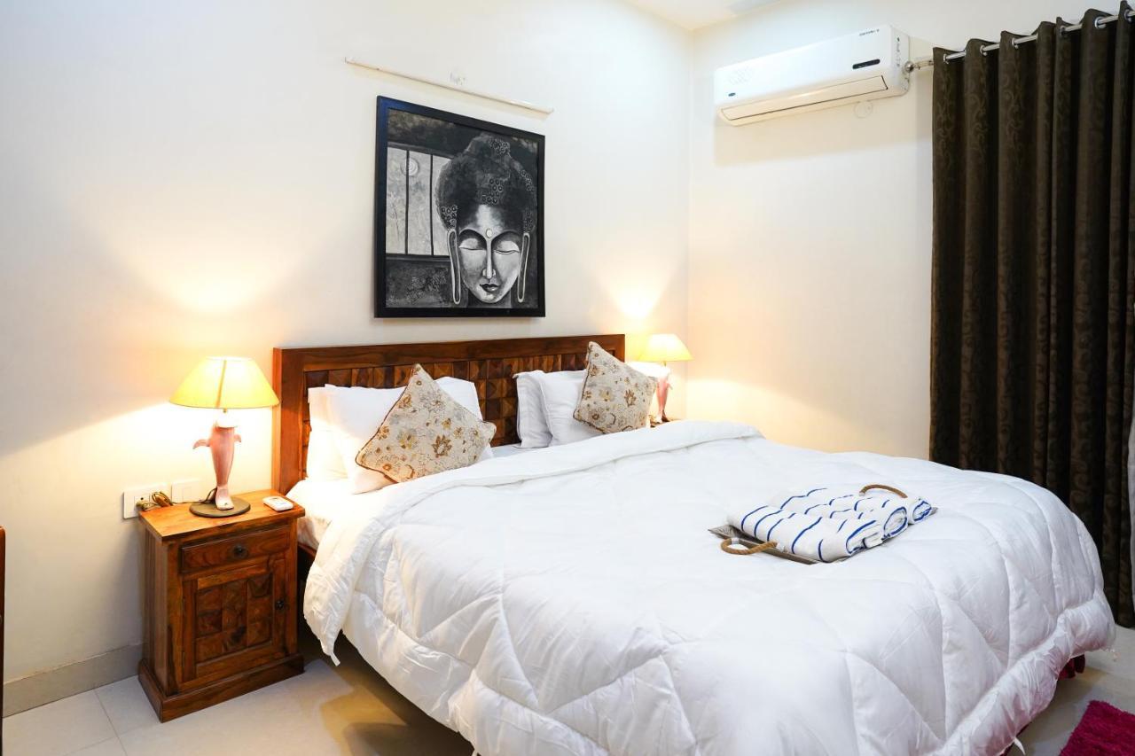 Apartment Lime Tree Luxurious 3bhk Serviced Near Medanta Gurgaon