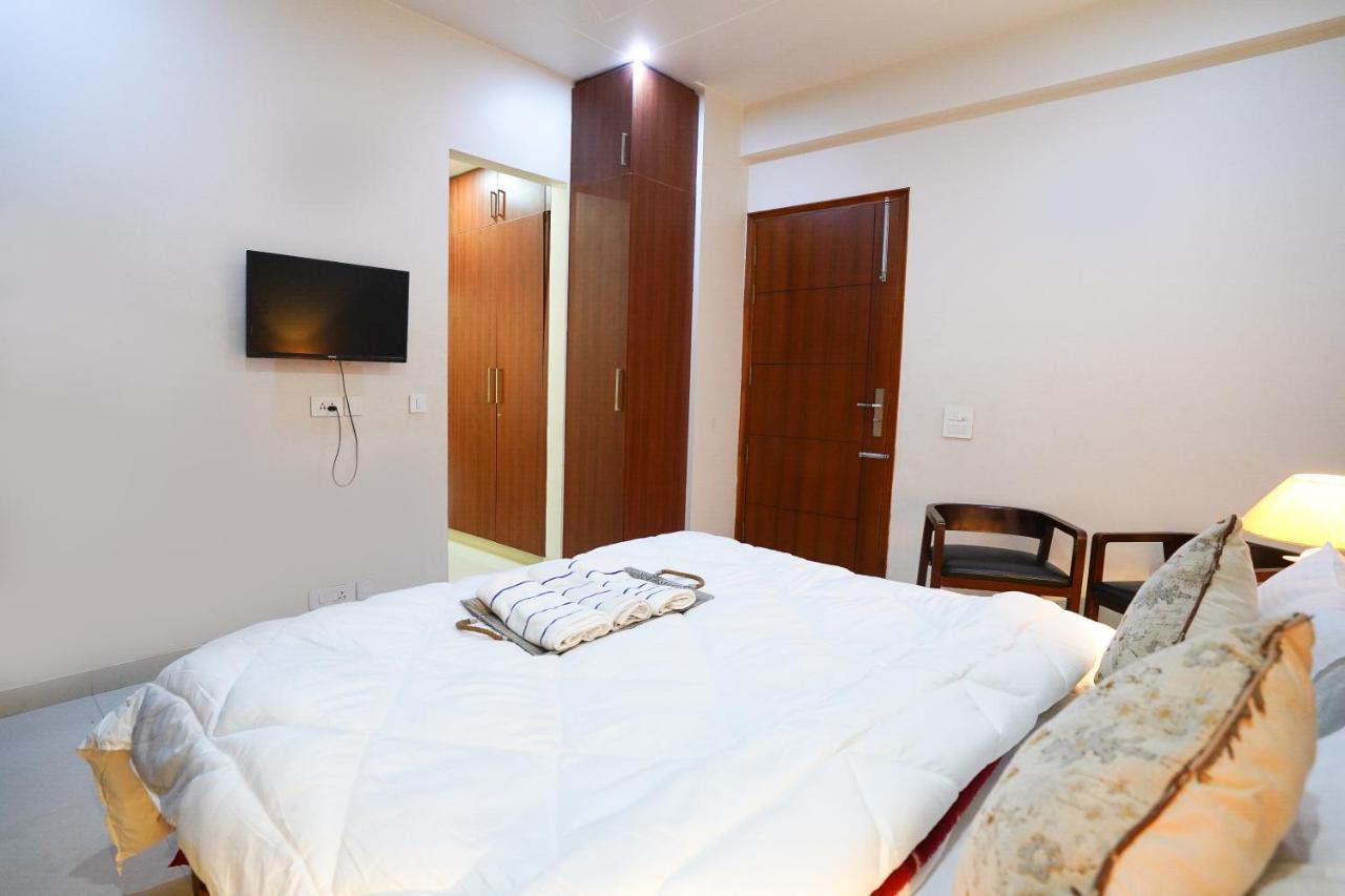 Lime Tree Luxurious 3bhk Serviced Near Medanta Gurgaon