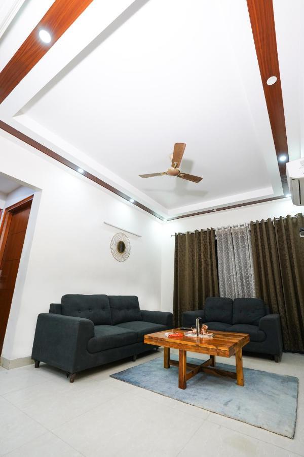 Lime Tree Luxurious 3bhk Serviced Near Medanta Gurgaon