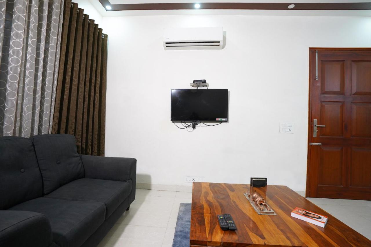 Lime Tree Luxurious 3bhk Serviced Near Medanta