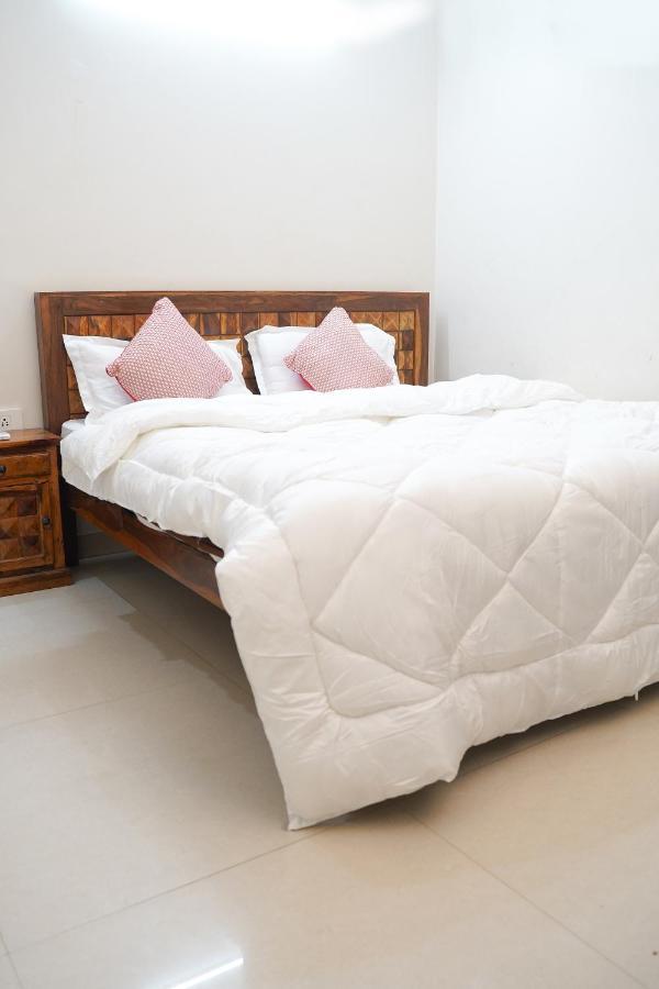 Lime Tree Luxurious 3bhk Serviced Near Medanta Gurgaon