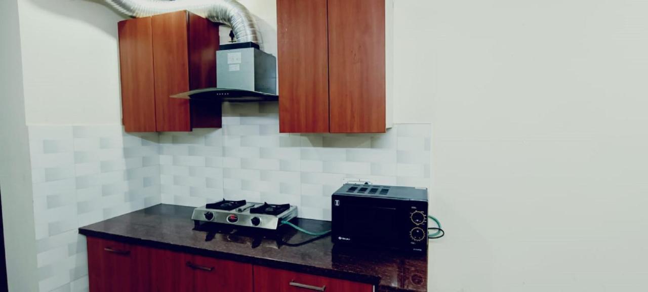 Apartment Lime Tree Luxurious 3bhk Serviced Near Medanta Gurgaon
