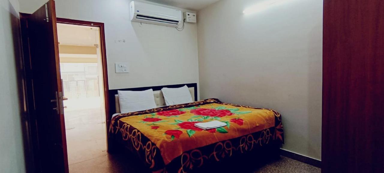 Apartment Lime Tree Luxurious 3bhk Serviced Near Medanta