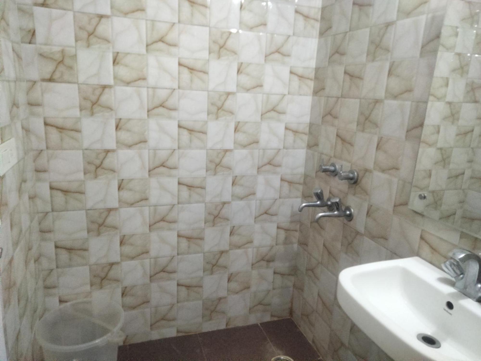 Apartment Lime Tree Luxurious 3bhk Serviced Near Medanta Gurgaon