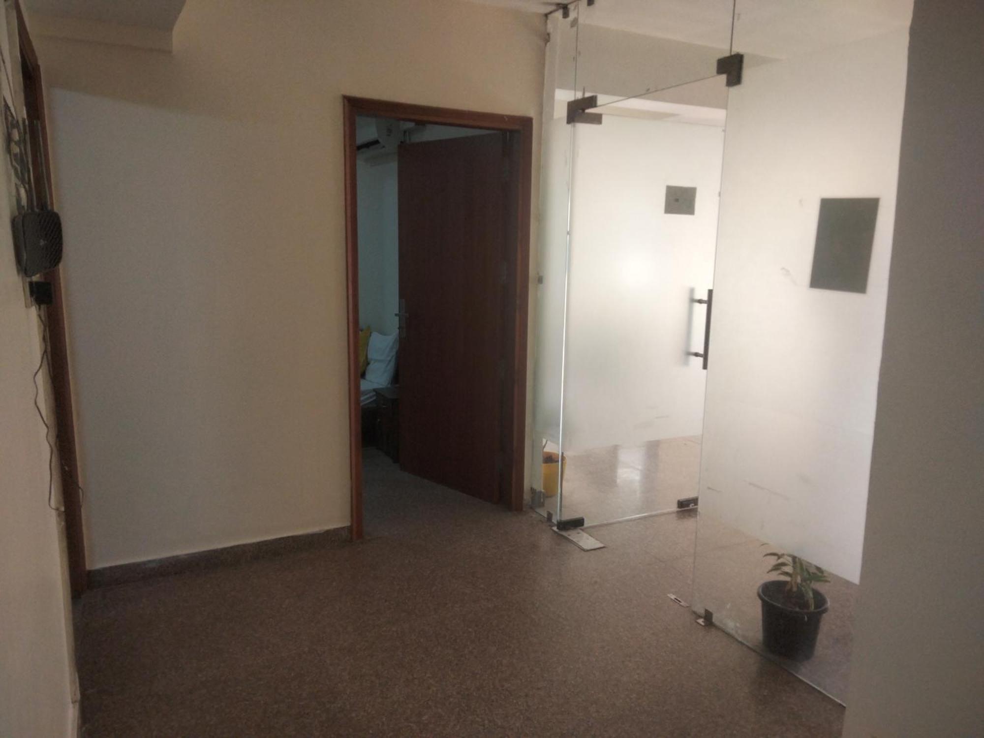 Lime Tree Luxurious 3bhk Serviced Near Medanta Apartment
