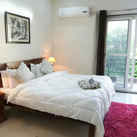 Lime Tree Luxurious 3Bhk Serviced Apartment Near Medanta Gurgaon Exterior photo