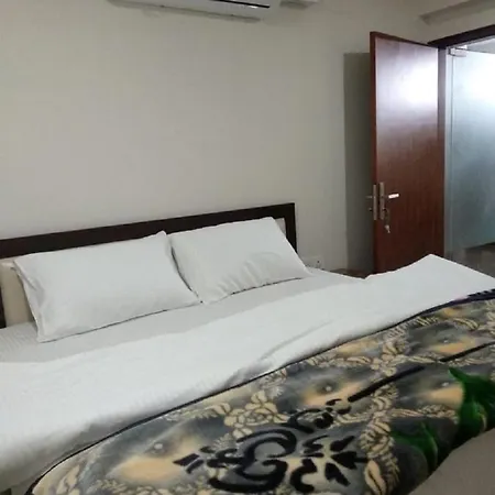 Lime Tree Luxurious 3Bhk Serviced Apartment Near Medanta Gurgaon Exterior photo