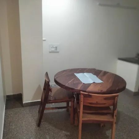 Lime Tree Luxurious 3Bhk Serviced Apartment Near Medanta Gurgaon Exterior photo