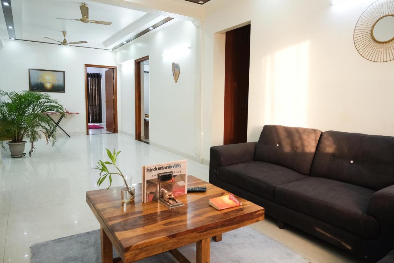 Lime Tree Luxurious 3bhk Serviced Near Medanta