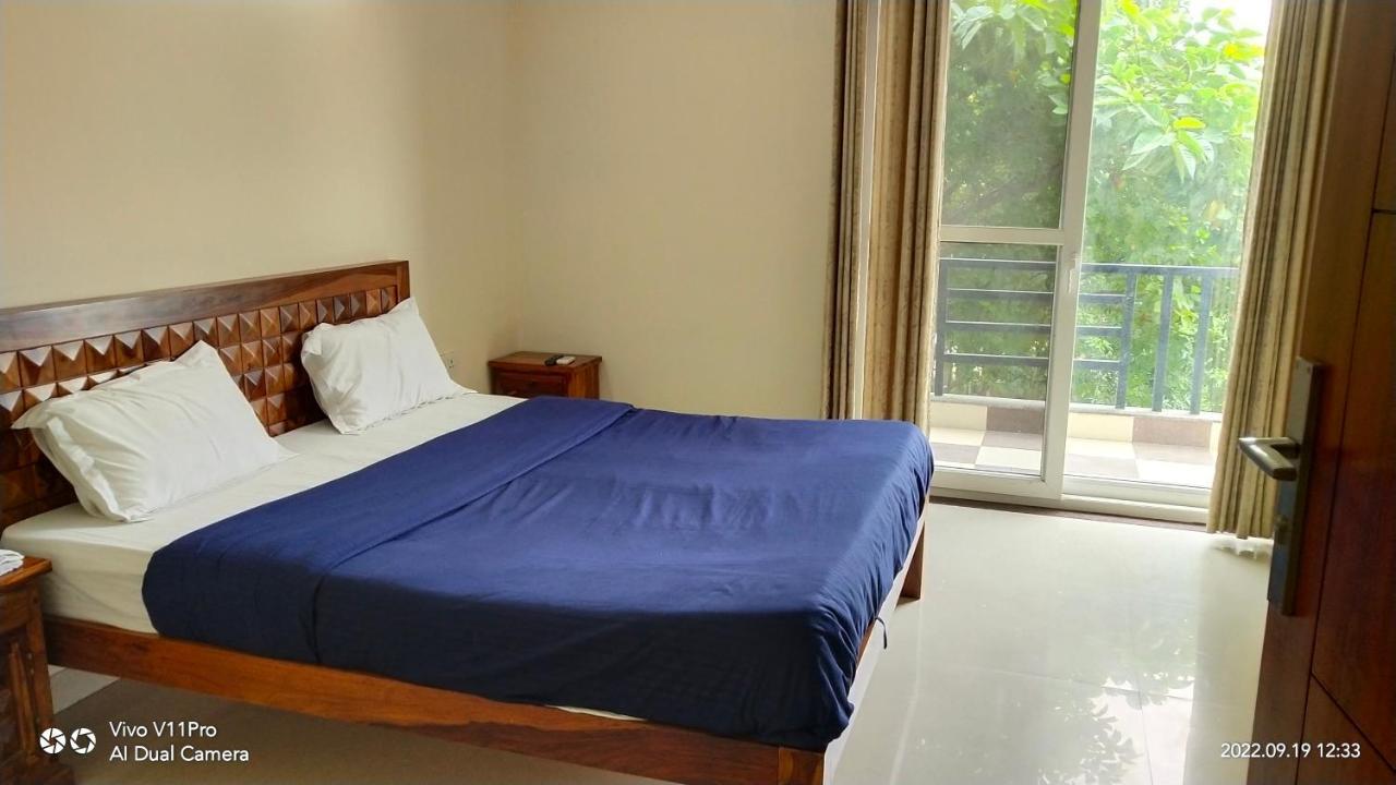 Apartment Lime Tree Luxurious 3bhk Serviced Near Medanta Gurgaon